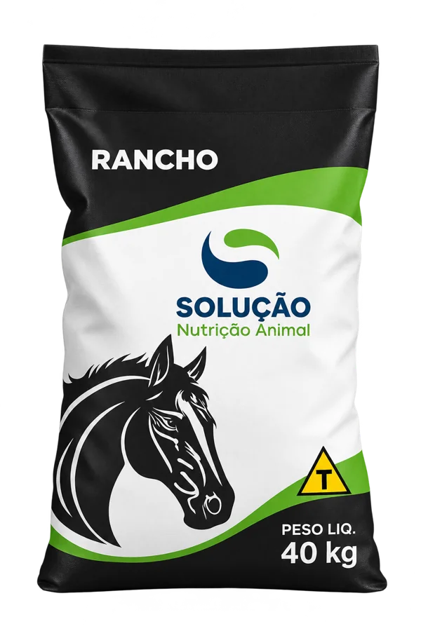 Saco preto de 40 kg da Ração Solução Rancho, para cavalos